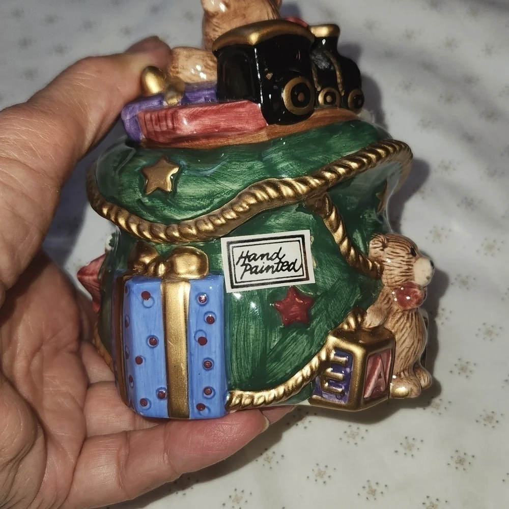New Vintage Fitz & Floyd 1994 hand painted Holiday ceramic candle with lid